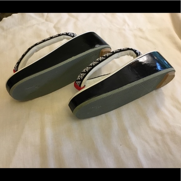 Japanese sandals - Picture 3 of 4
